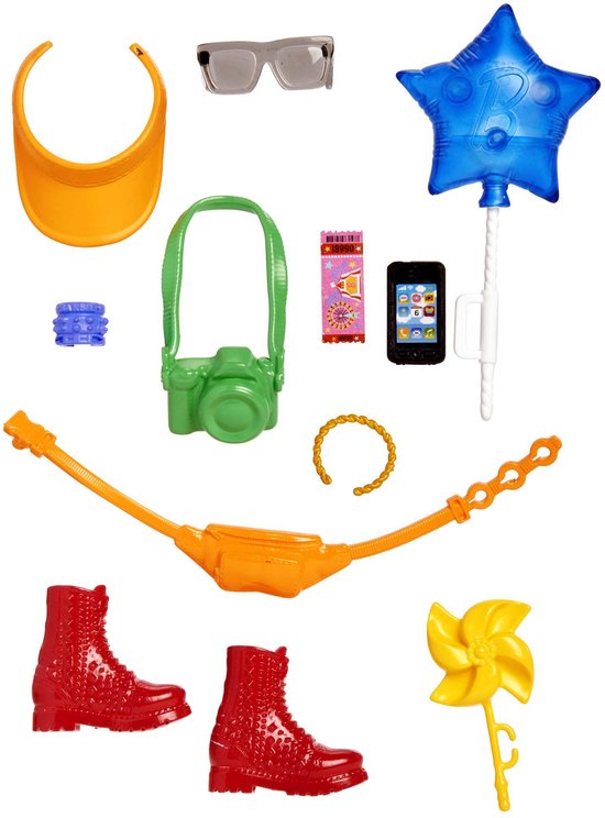 Barbie Accessoires Set met o.a. een Oranje Pet, Rode Laarzen, Zonnebril en nog veel meer van Barbie