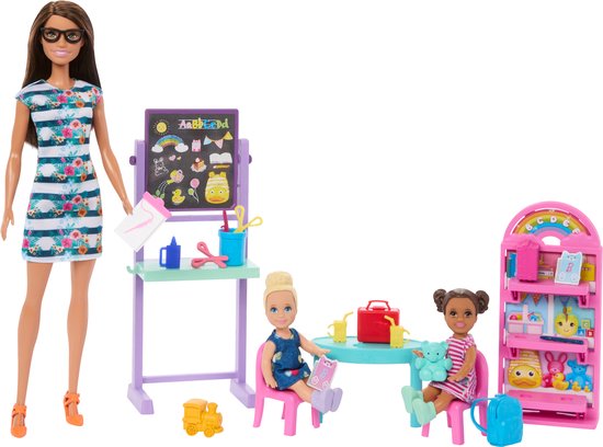 Barbie Dol op School - Speelset met 1 modepop en 2 kleine poppen en meer dan 20 accessoires
