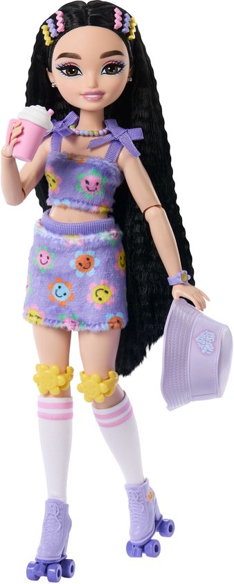 Barbie Dream Besties SKATE PARTY Renee Doll and Accessories van Barbie