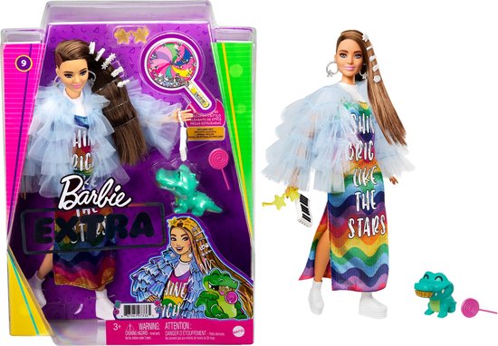 Barbie Extra Doll in blauw jasje met ruches en krokodil huisdier - Modepop - Barbiepop van Barbie