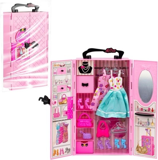 Een kleerkast met kleertjes voor poppen van Lundby.