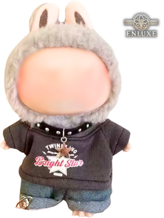 Gothic Bruine Kleding – Met Spike Ketting en Denim Baggy Broek – Stoere Cute Outfit Accessoire Geschikt voor Labubu (Pop Niet Inbegrepen) van Merkloos