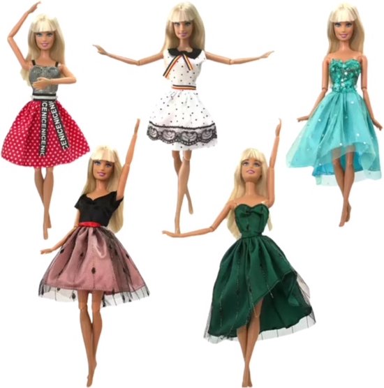 Isa's Friends® Poppenkleertjes - 5 Outfits voor poppen - Geschikt voor o.a Barbie - Setje 'Emma' van Isa's friends