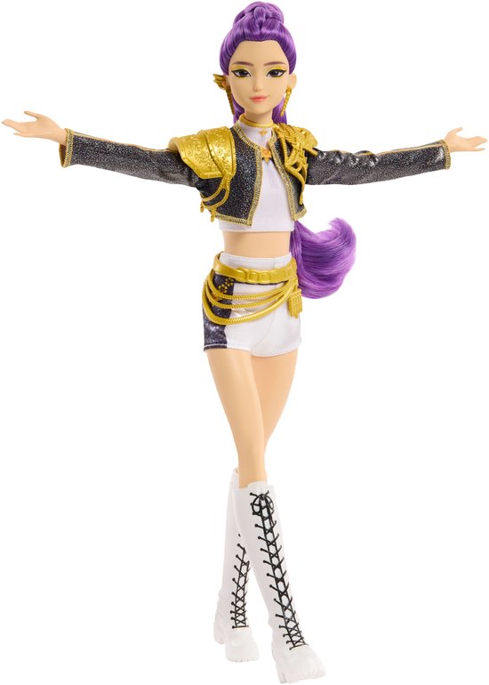 KPop Demon Hunters HUNTR/X Rumi 'Golden' zingende pop in outfit