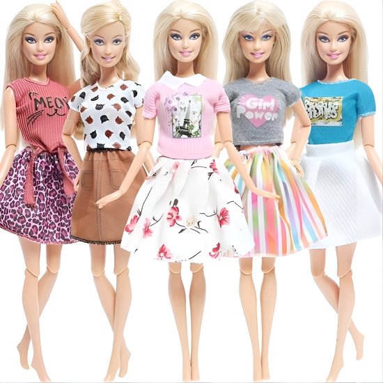 Lynn’s poppenkleertjes - Set ‘Bo’ - Geschikt voor Barbie pop - Set van 5 outfits - Kleding voor modepoppen - Cadeauzakje van Merkloos