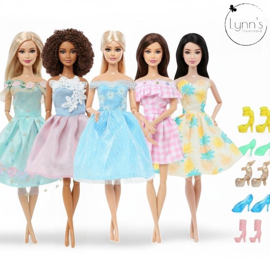 Lynn’s poppenkleertjes - Set ‘Luna’ - Geschikt voor modepop - Set van 5 outfits en 5 paar schoenen - Kleding voor modepoppen - Cadeauzakje