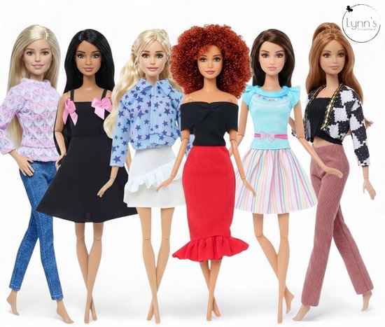 Lynn's poppenkleertjes - Set 'Riley - Geschikt voor modepop - Set van 6 outfits - Jurk, broek, rok, topje, trui, jas - In cadeauzakje van Merkloos