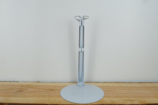 Metalen Poppenstandaard -  Verstelbaar in hoogte - Ook voor beren en knuffels - Standaard - Groot van Abbey Tools