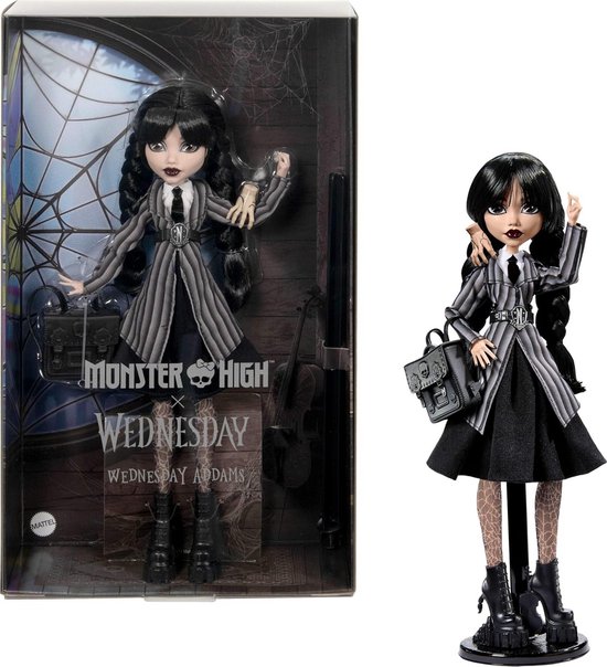 Pop en Accessoires voor Wednesday Addams in Nevermore Academy Uniform