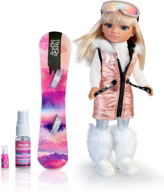 Pop Nancy Snow Fashion van Famosa.