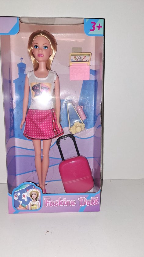 Travel Barbiepop van Merkloos